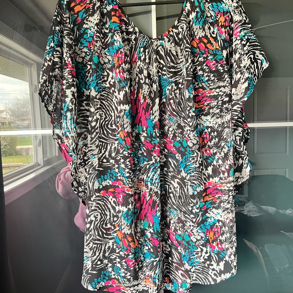 V neck floral flowy top